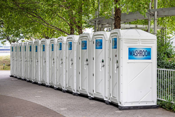 Best Emergency porta potty rental  in Fort Thompson, SD