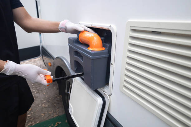 Best Porta potty rental near me  in Fort Thompson, SD